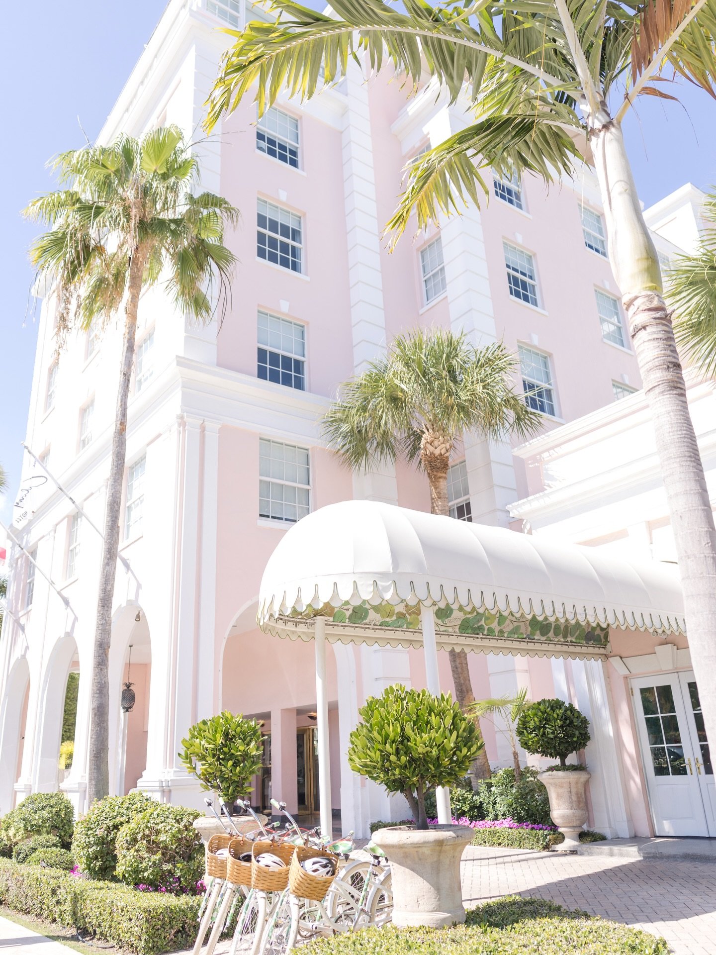 Palm Beach, you were a delight 🌴

We love a girls trip to the beach for a refresh. Grateful for these women and the friendships we have built over the years. The @thecolonypalmbeach hotel was a big highlight. So gorgeous inside and out!
