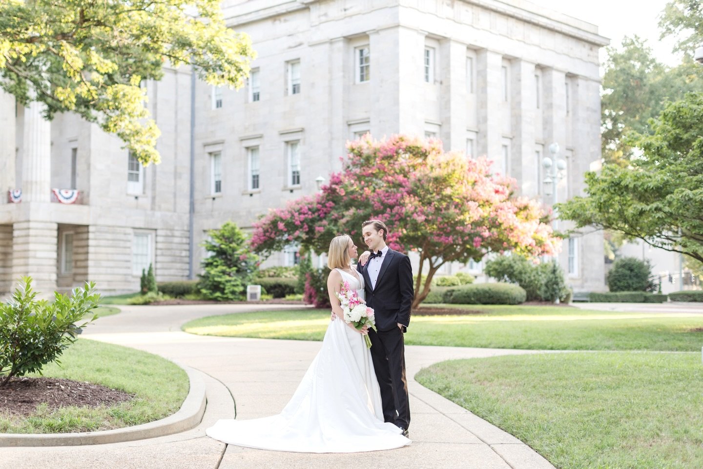 What an amazing evening celebrating the 2026 issue of @heartofncweddings at @thebradfordnc 🥂

There are so many talented vendors that are apart of this magazine and I loved mingling with them after the wedding panel. This community is wonderful to b