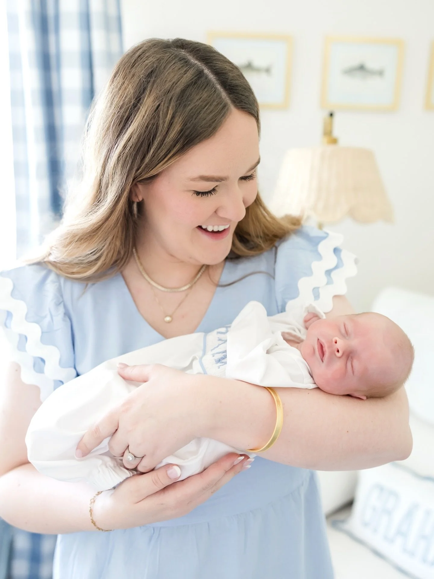 Capturing the quiet magic of those first days at home 🤍

Graham was born a little early and spent some time in the NICU which made these snuggles at home extra special. Welcome to the world precious boy!