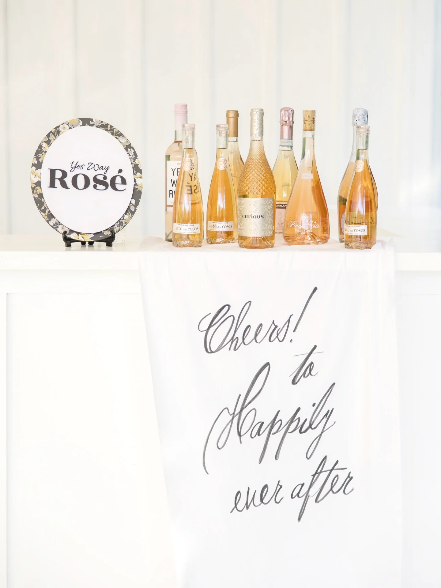 Such a cutie ros&eacute; bar is great for cocktail hour 😍