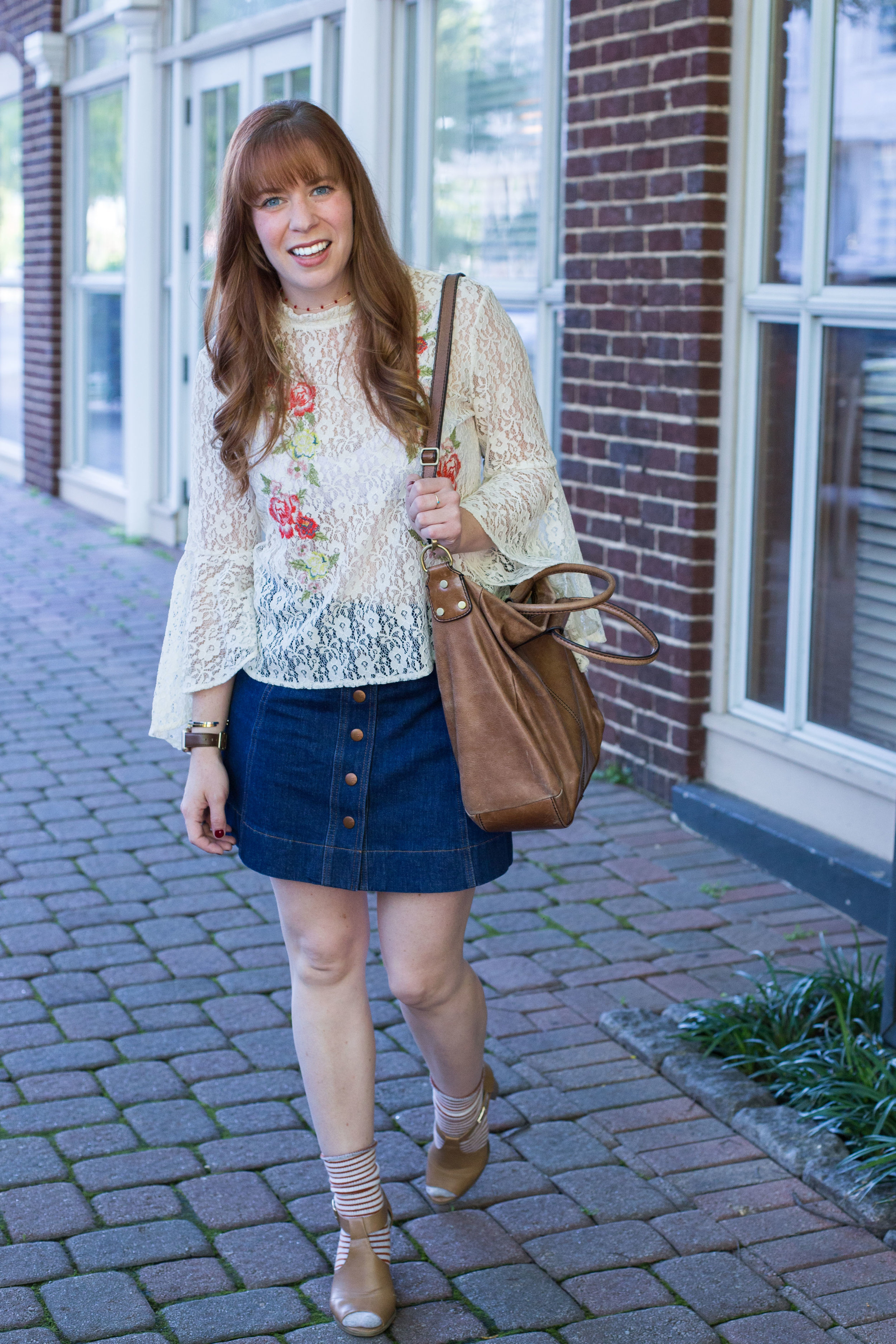 Outfit details that harken back to the 60s are pretty much my favorite thing. Lace, bell sleeves, embroidery, and denim. This summer outfit is a winner. 