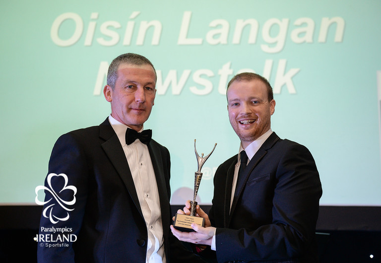   Oisín Langan, right, of Newstalk, accepts the award for Best Paralympic Games Radio Coverage, from Cecil Ryan, OCS Europe, at the OCS Irish Paralympic Awards  