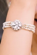 ana_braceletclose_tall_thumb.jpg