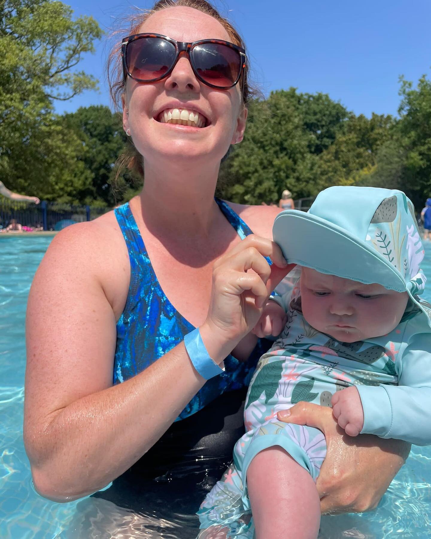 Roxy&rsquo;s first swim! (Or at least &lsquo;stay totally still while getting dragged around in water&rsquo; experience.) 😂😍 #tootinglido