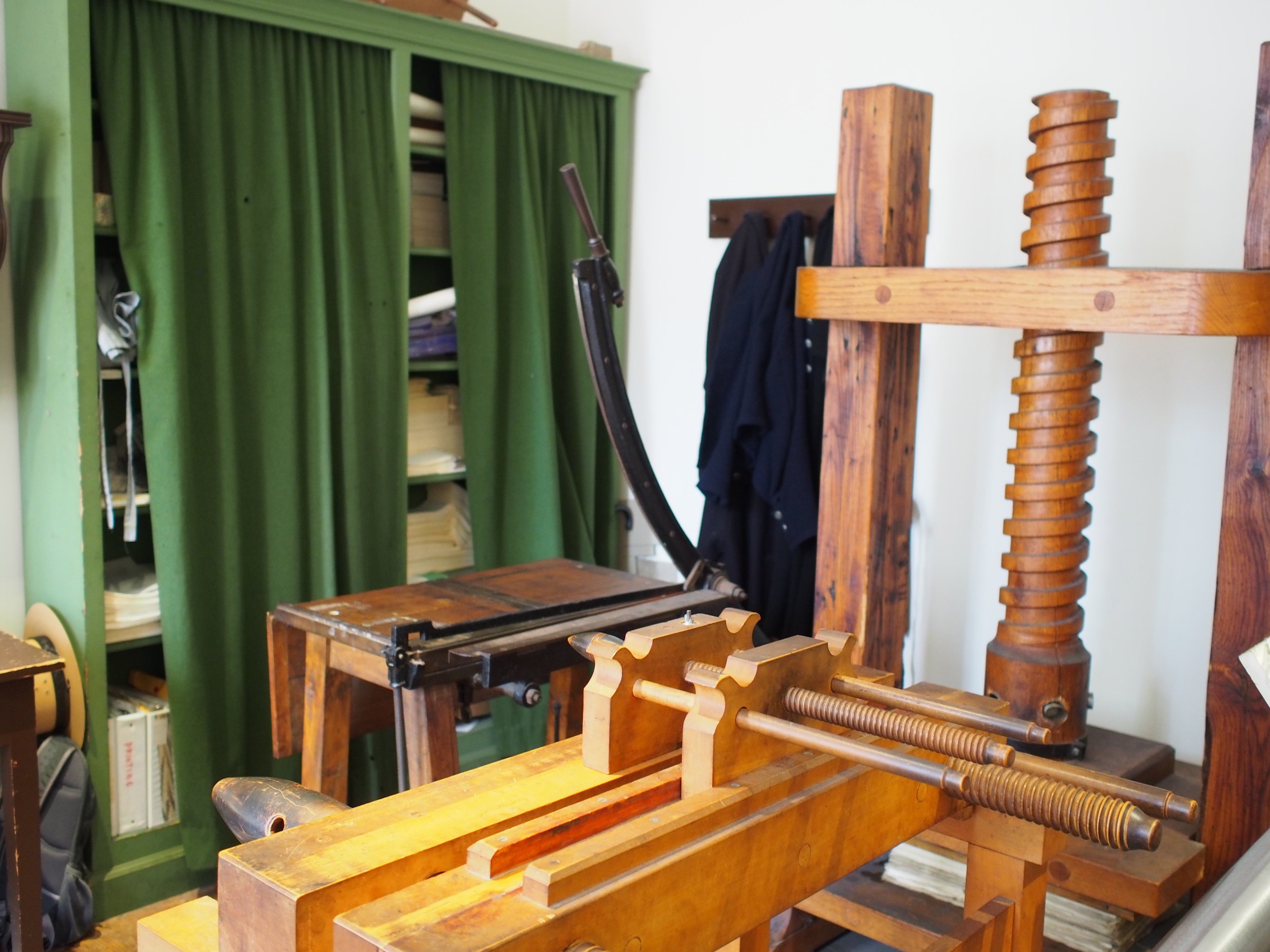 Binding equipment