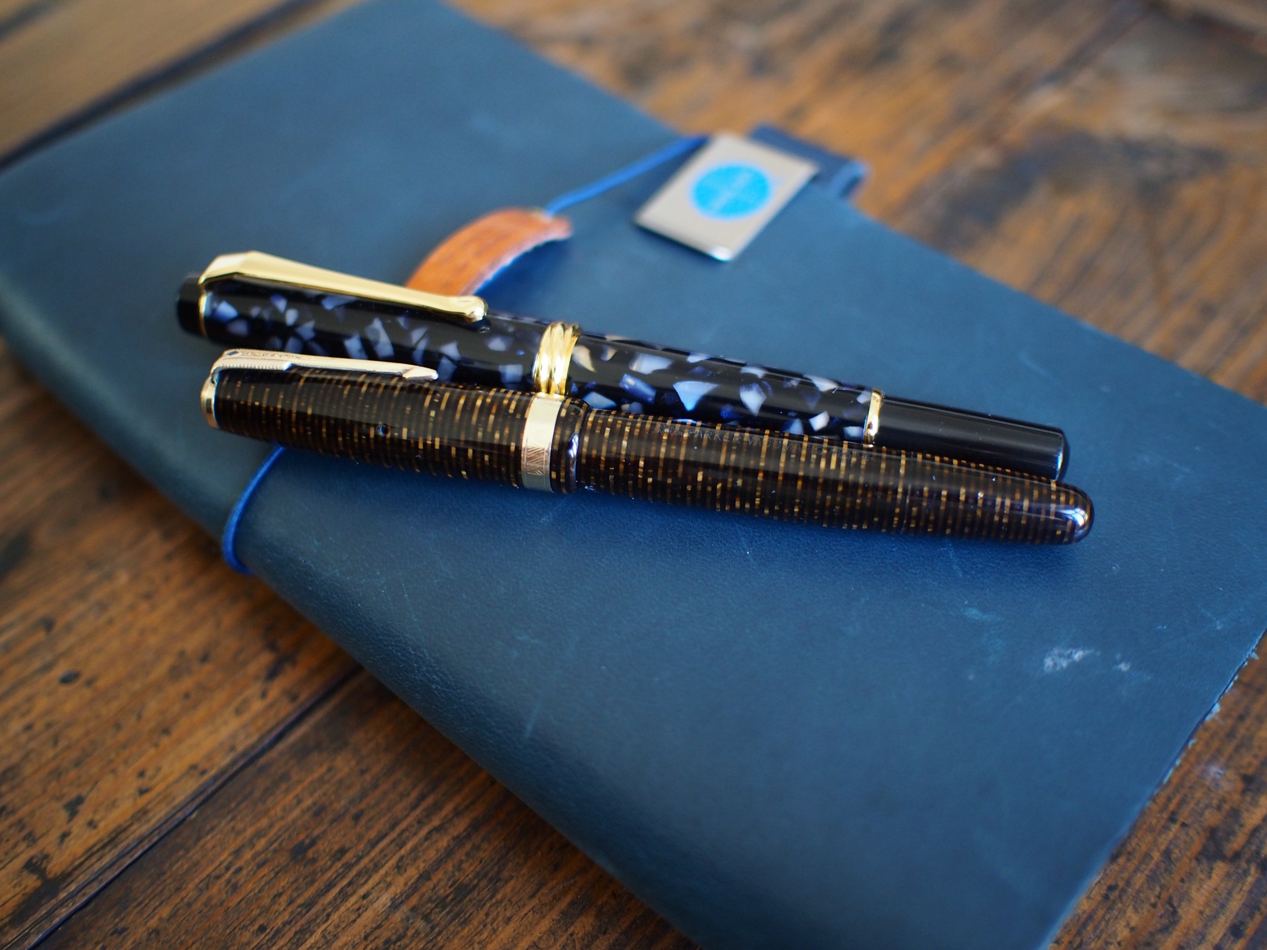Parker Vacumatic (L) & Kuratake Brush Pen (R)