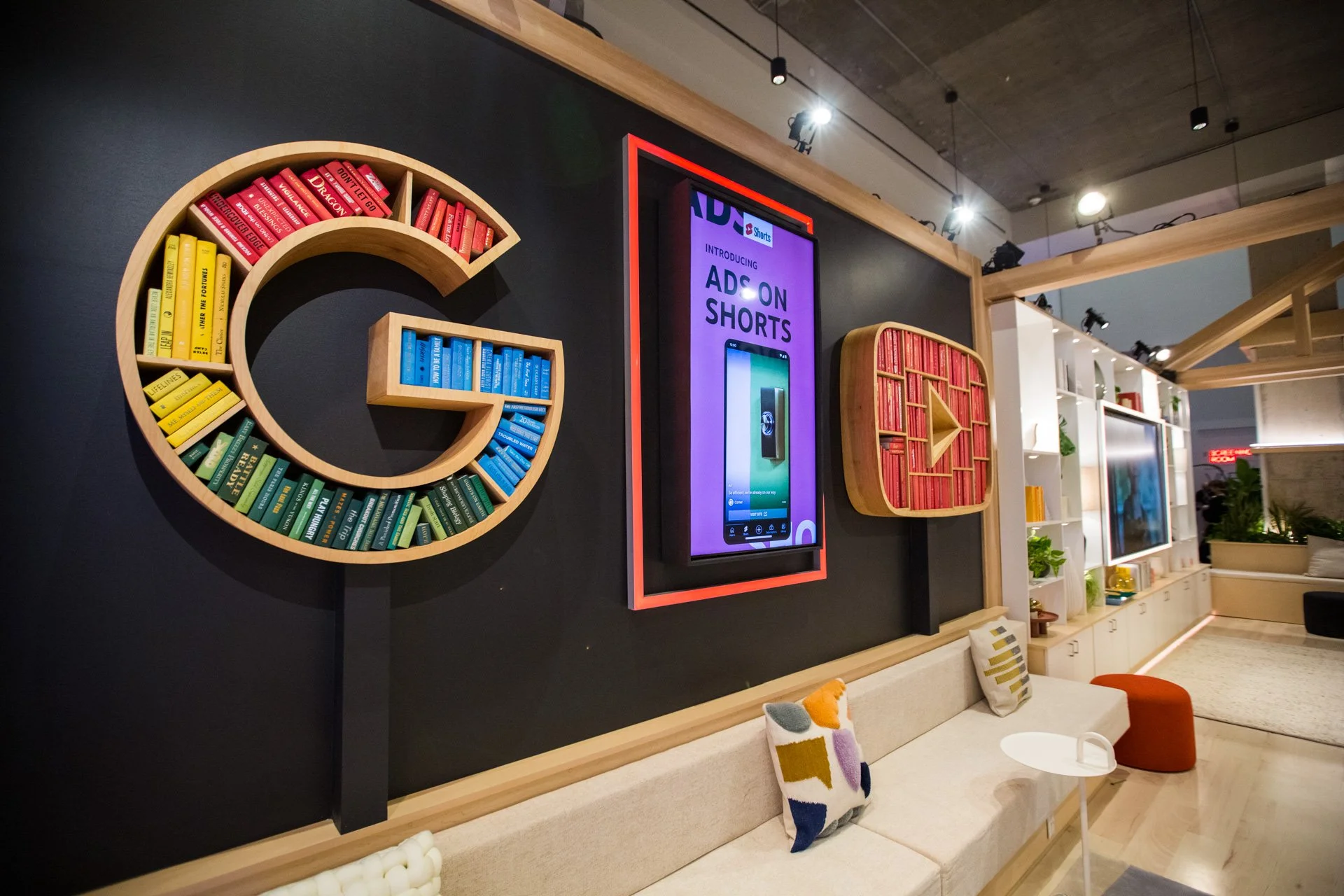 2022-10-17 Google YT-Ad Week-Market Line Activation-098.jpg