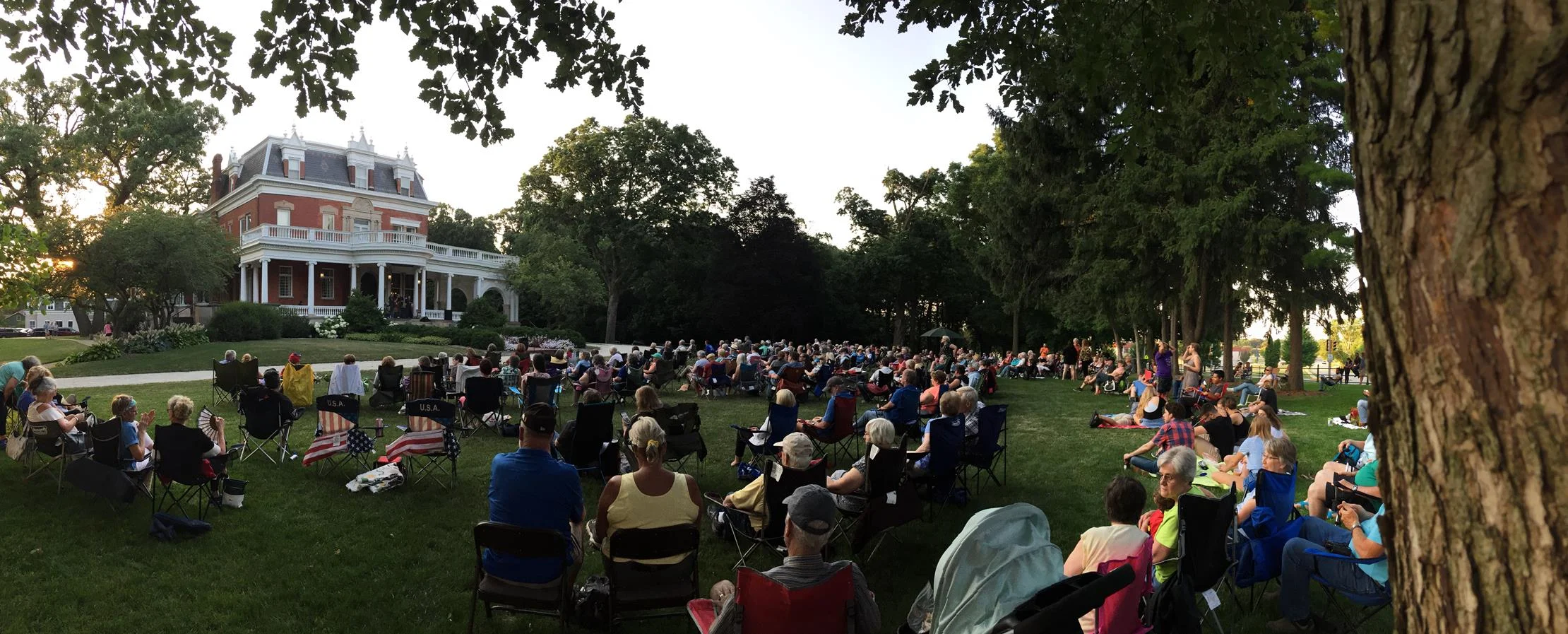 Concert Panoramic.jpg