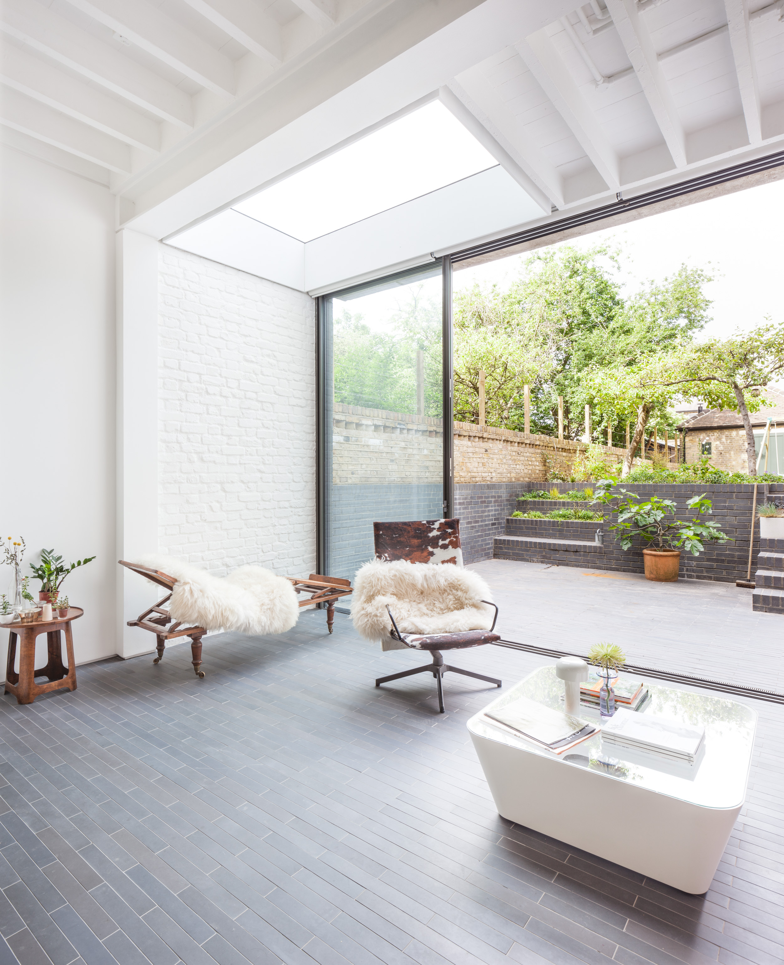 Living Room at Manor Avenue residence photographed by architectural photographer James Whitaker