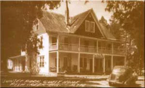 The White Gull Inn as it looked in the 1940's. At that time it was known as Sunset Park Guest Home.
