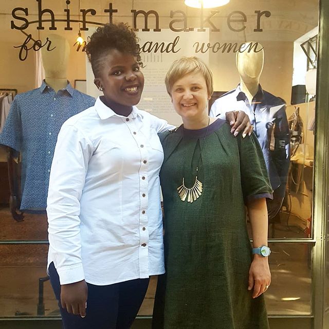 We celebrated Mpumi's first anniversary with five8ths this week. To celebrate the occasion, she wore her custom white Oxford five8ths shirt that she sewed as part of her training. Mpumi joined us in 2017 after completing her studies in Fashion Design