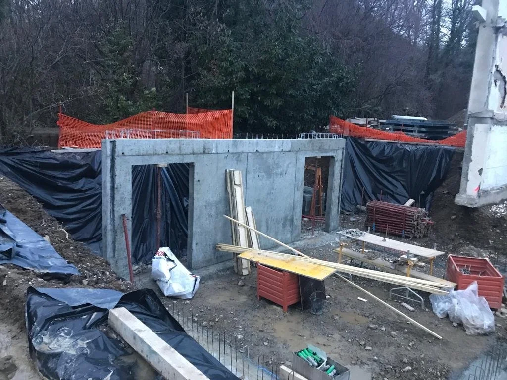 Début de construction/Building in progress