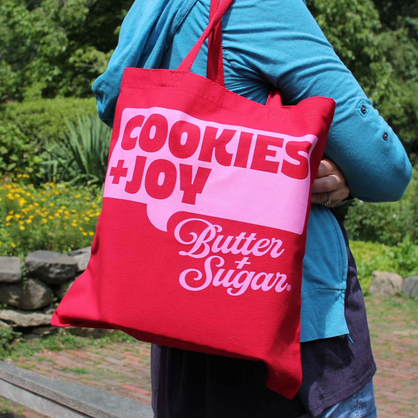 Butter%2BSugar+Tote+On+Shoulder.png