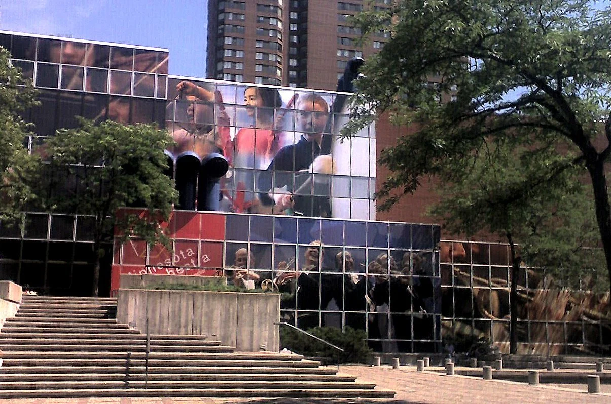 Peavey_Plaza_&_Orchestra_Hall.jpg