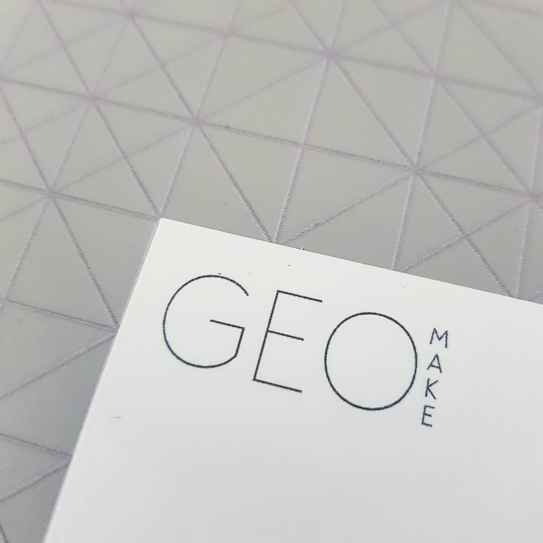 Back on #marchmeetthemaker after life got in the way this week! Day 9 and the prompt is 'story behind the name'
Geo make is partly inspired by my love of geometry, particularly the geometry in architecture, and how that influences my aesthetic and my