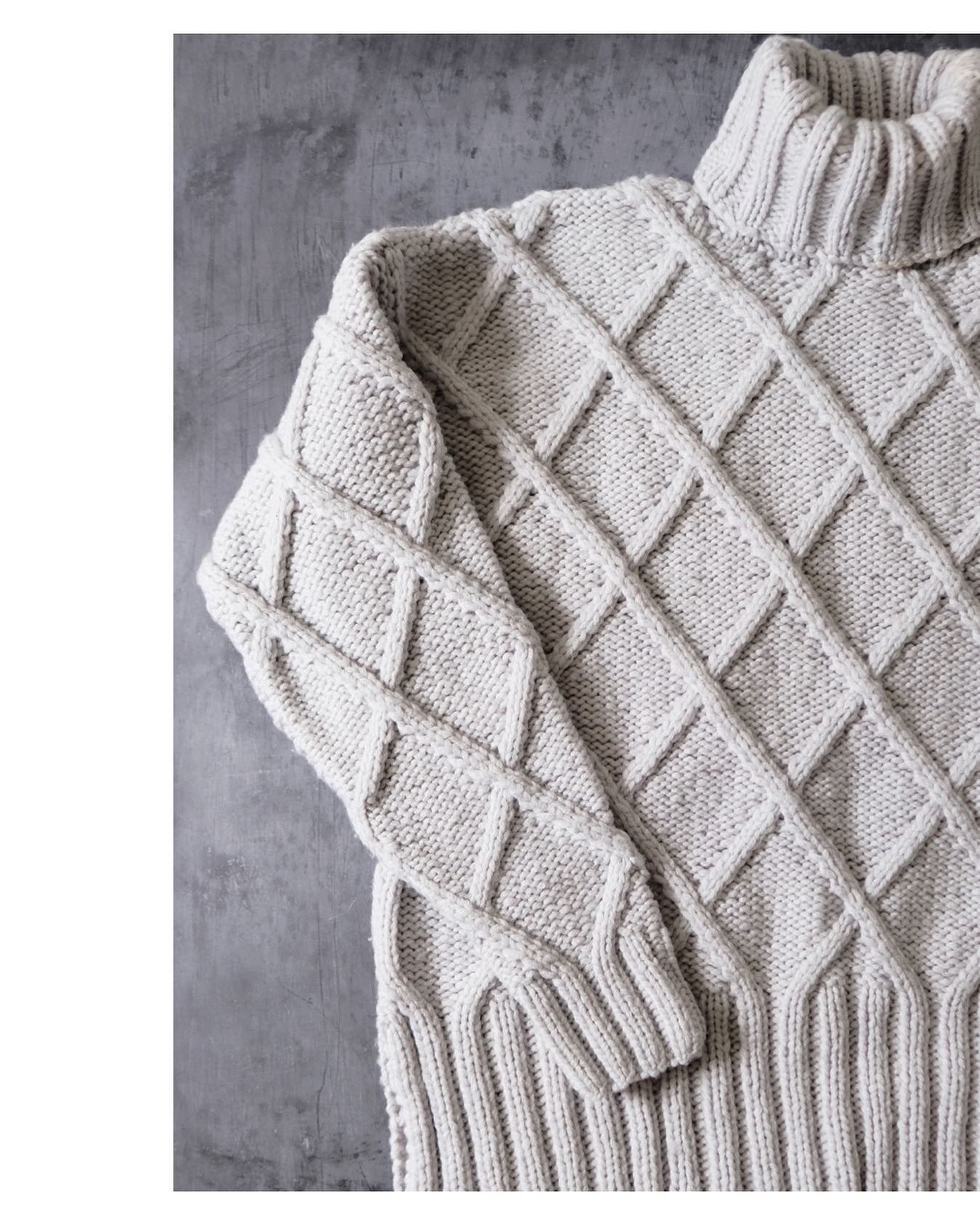 Soft Structures - Marble sweater 
&bull;
These diamond lattice cables in @rowanyarns Merino Aria are the perfect example of soft structure 🤍