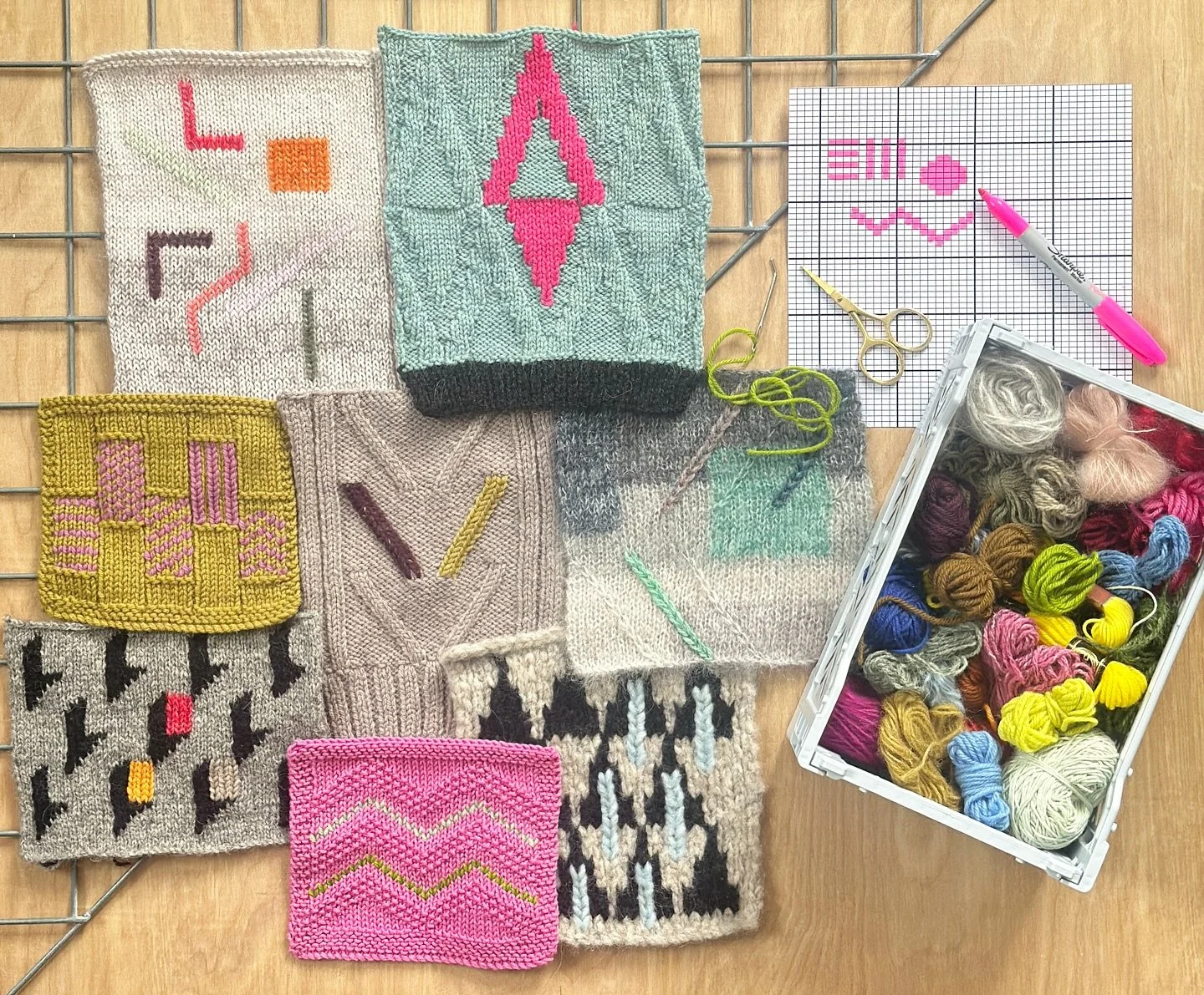Unravel Autumn 🍂 🧶 
I&rsquo;m super excited to be teaching my super fun &lsquo;Duplicate Stitch Details&rsquo; class @unravelfestival and speaking on my journey with colour, offering practical ways you can become more comfortable with colour too. 
