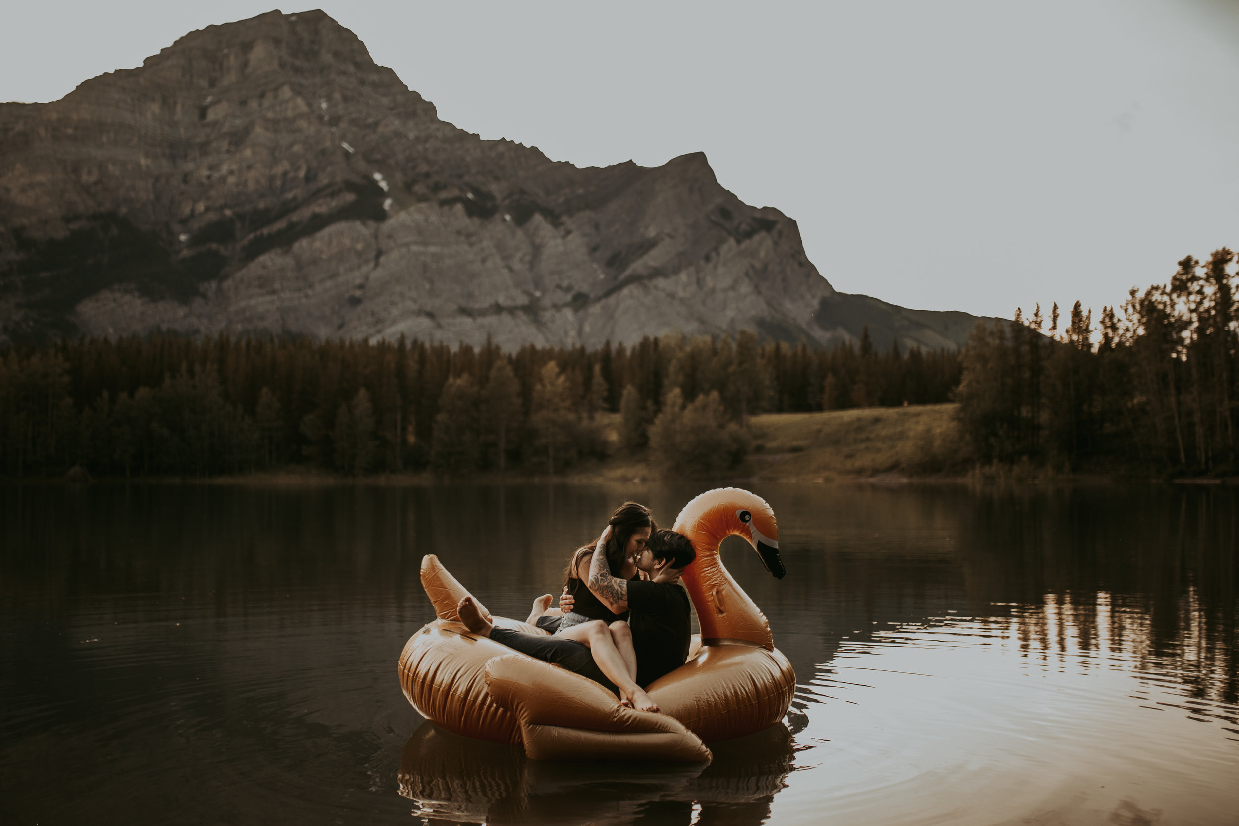 Banff Engagement session, Banff photographer, Banff elopement, Banff Photography, Italy Elopement. Engagement session inspiration