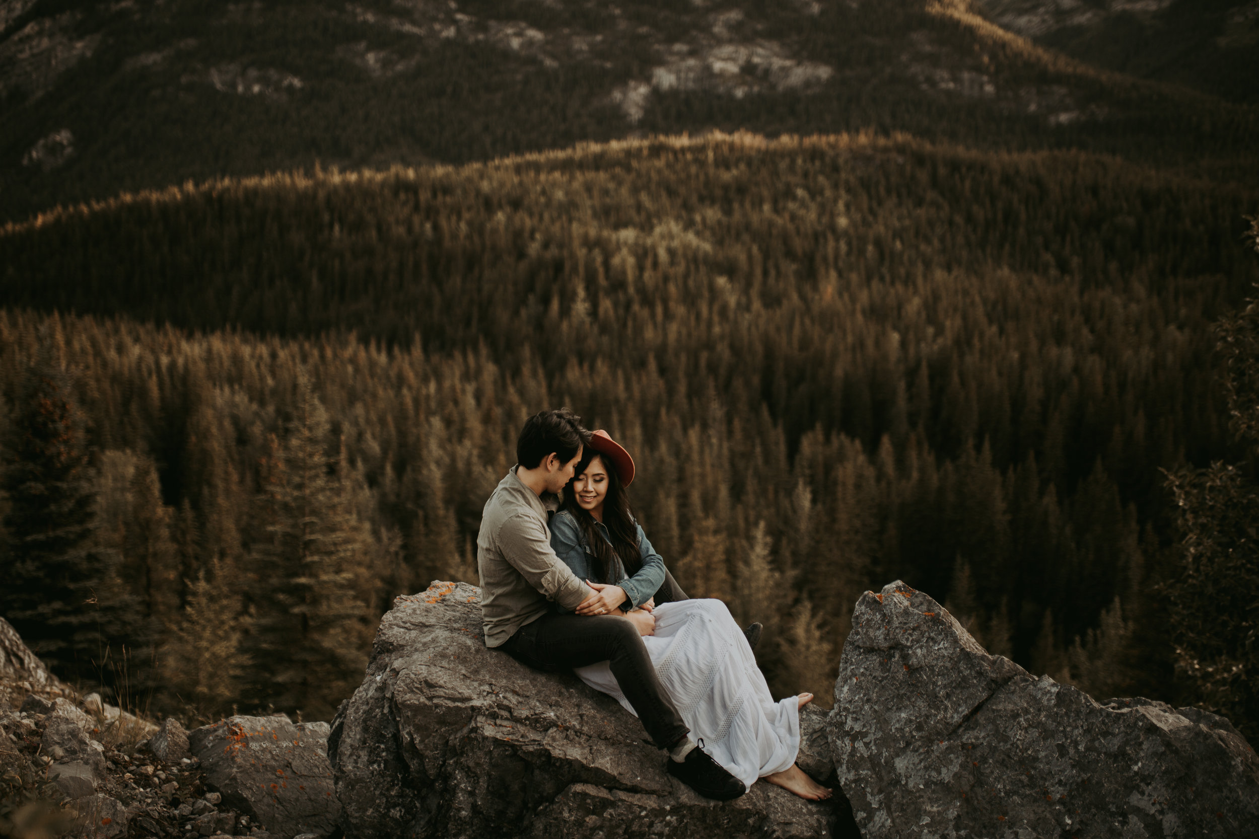 Banff Engagement session, Banff photographer, Banff elopement, Banff Photography, Italy Elopement. Engagement session inspiration