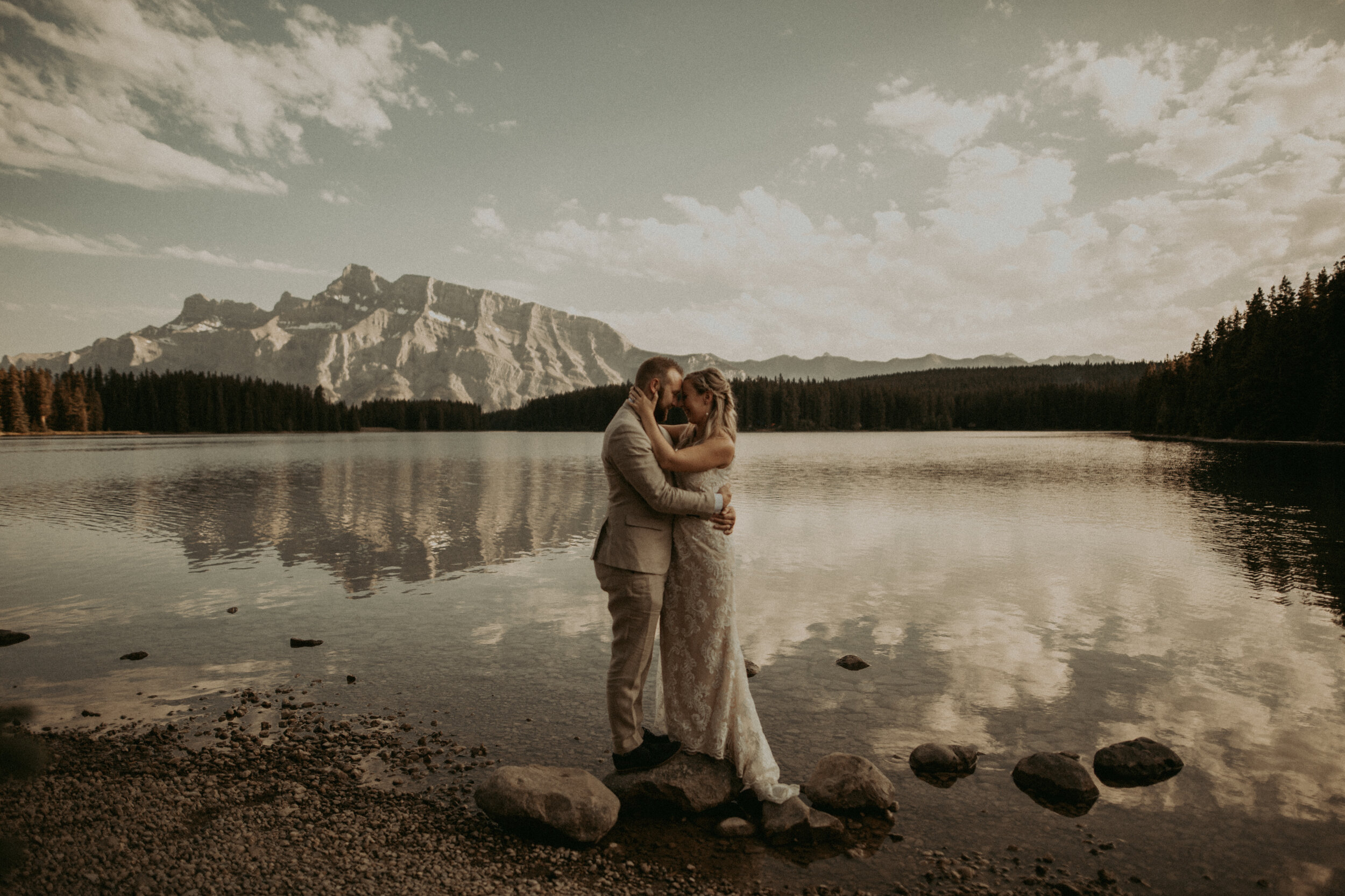 Calgary Elopement Photographer, Calgary Elopement, Calgary wedding photographer, Calgary Elopement locations