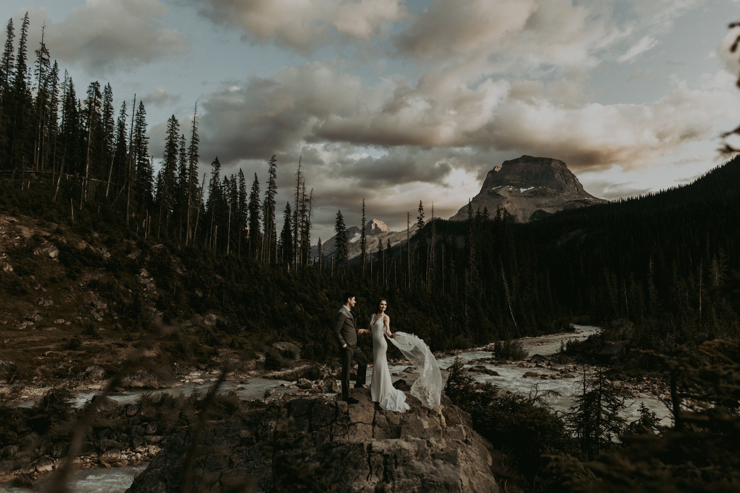 BC Elopement, BC elopement photographer, Photographer in Banff