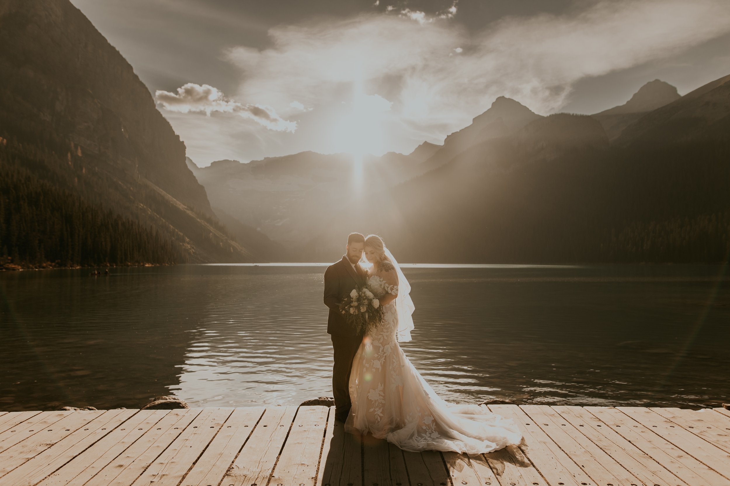 lake louise wedding, sunset at lake lousie, lake louise elopement