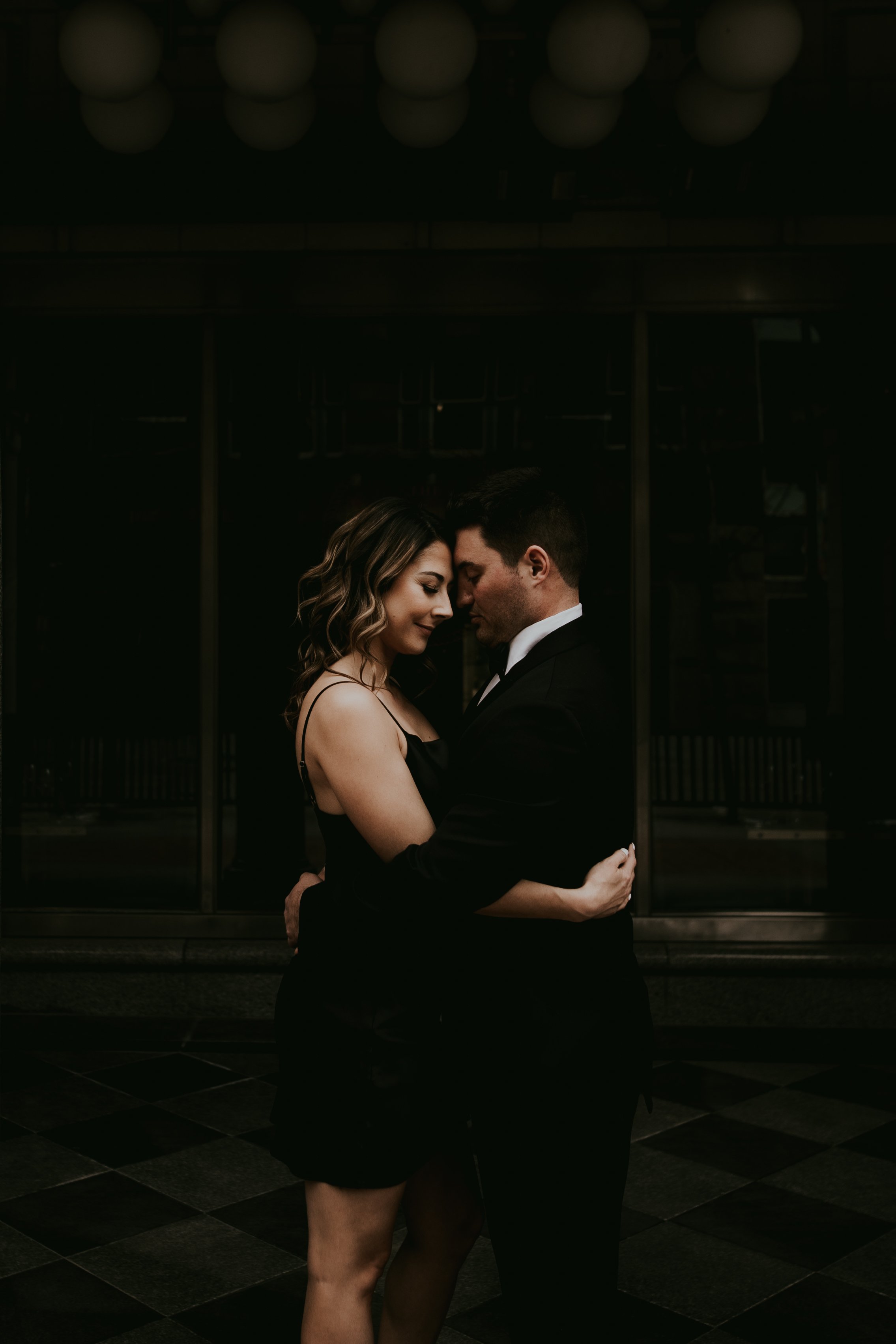 Intimate and moody engagement session, Modern engagement photos