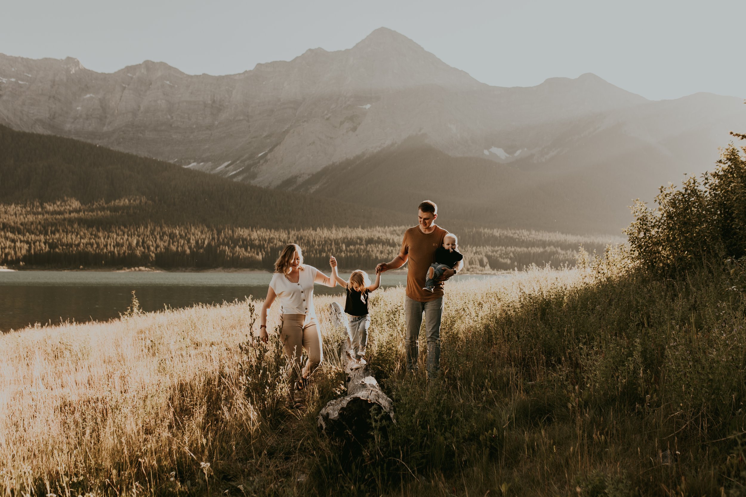 Banff family photos, Calgary family photos, cochrane photographer, cochrane family photographer, family photos in banff, banff family session-6.jpg