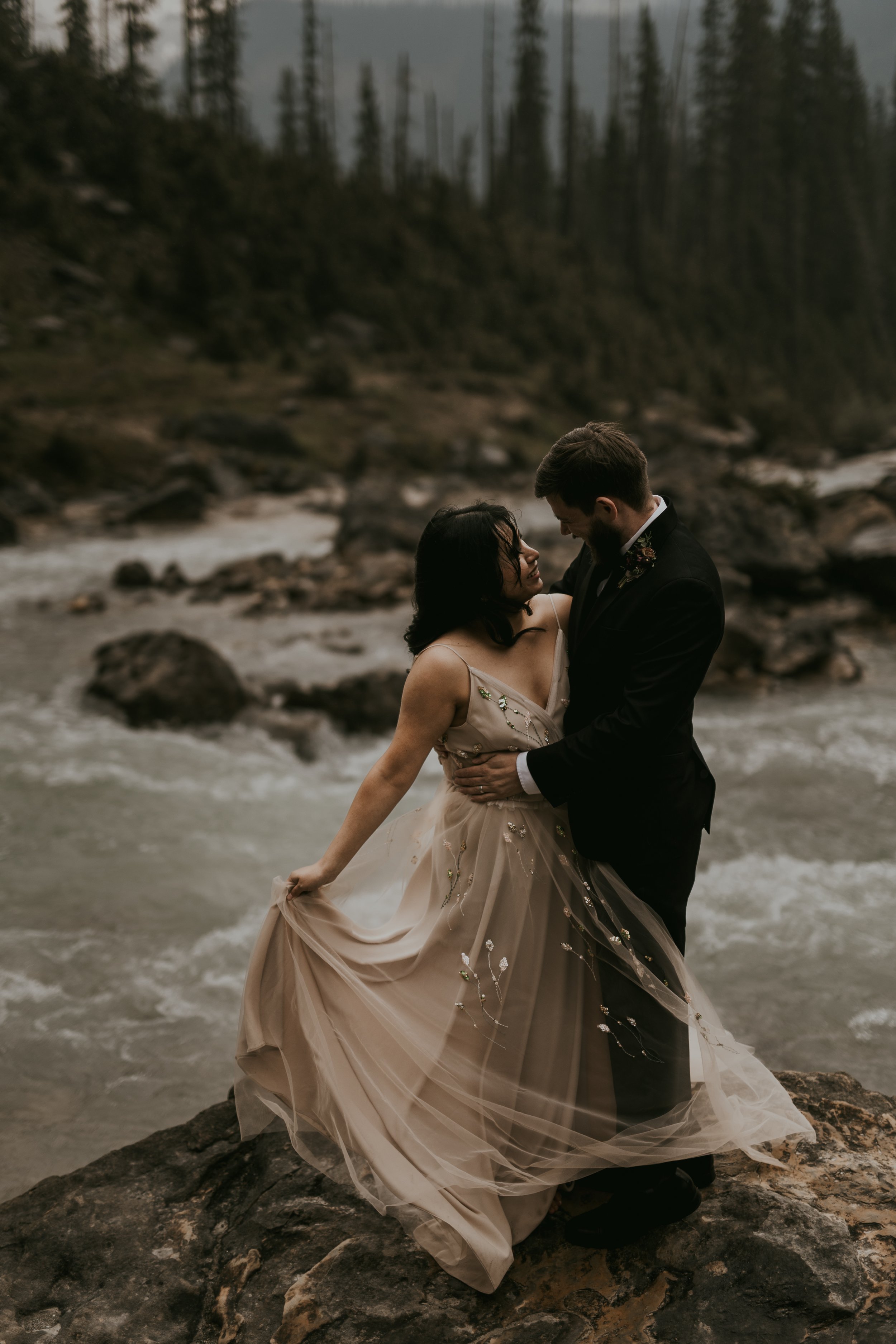 eloping at emerald lake lodge, Photographer for banff wedding