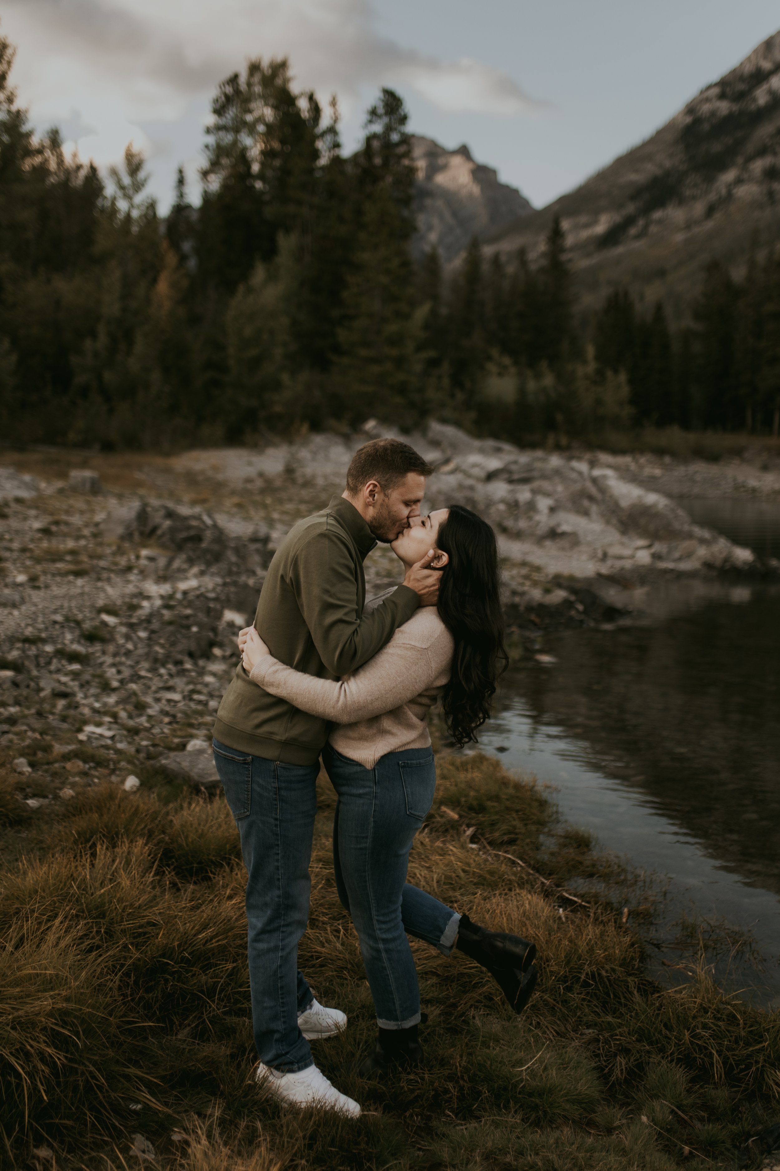 Banff couples photos, banff engagement session, proposal in Banff, Lake Louise proposal photographer in Banff-4.jpg