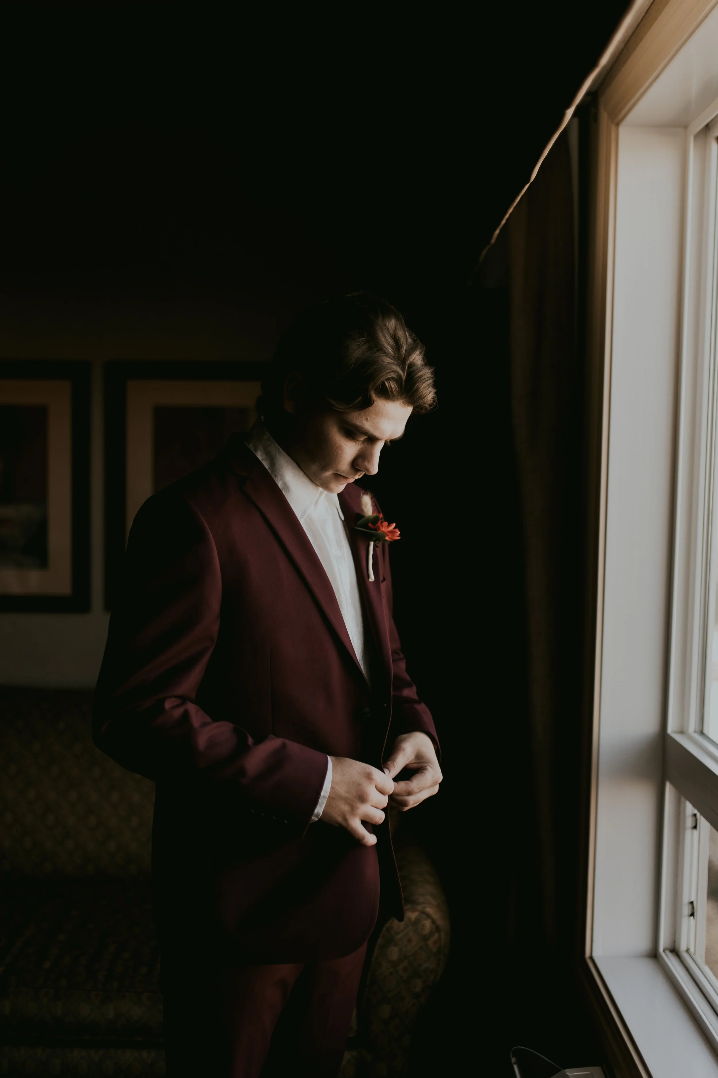 drumheller wedding, drumheller photographer, drumheller elopement, calgary wedding photographer, cangarly wedding venue, dream calgary wedding, artsy calgary wedding, boho bridal look, vintage wedding inspiration, Calgary wedding photographer-29.jpg