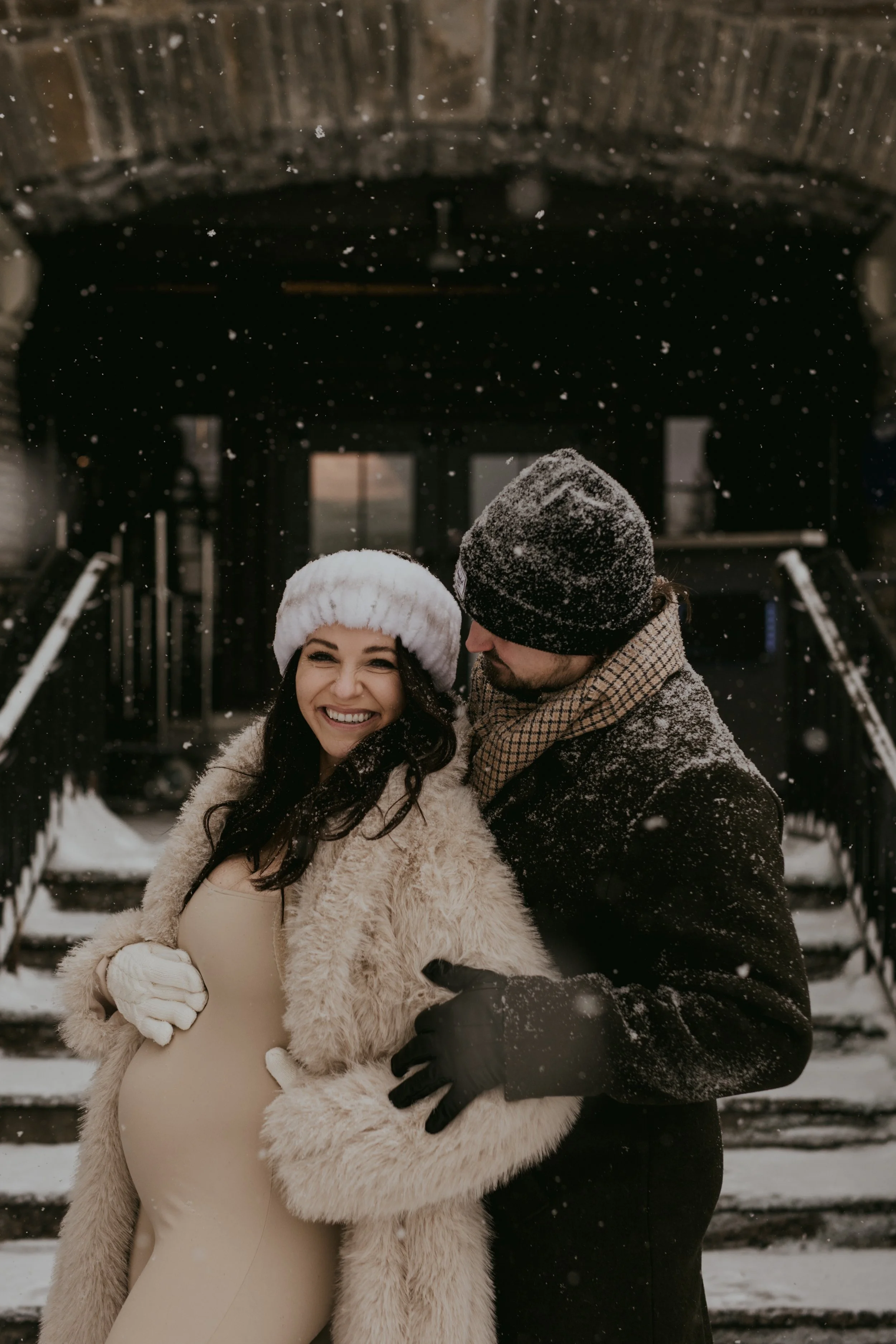 Winter maternity photographer in Banff
