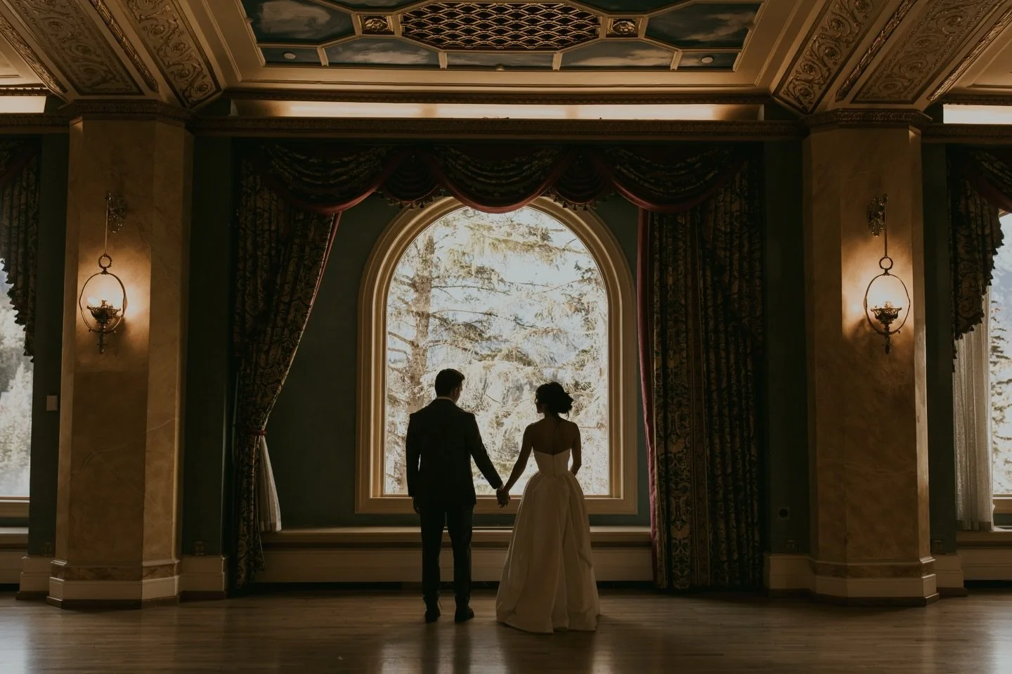 The elegance and editorial vibe of these wedding photos at the Fairmont have sure got me excited 2026/2027 wedding season! Can&rsquo;t wait to bust out my flash a lot more for editorial styled work this year. ❤️

#vancouverweddingphotographer  #montr