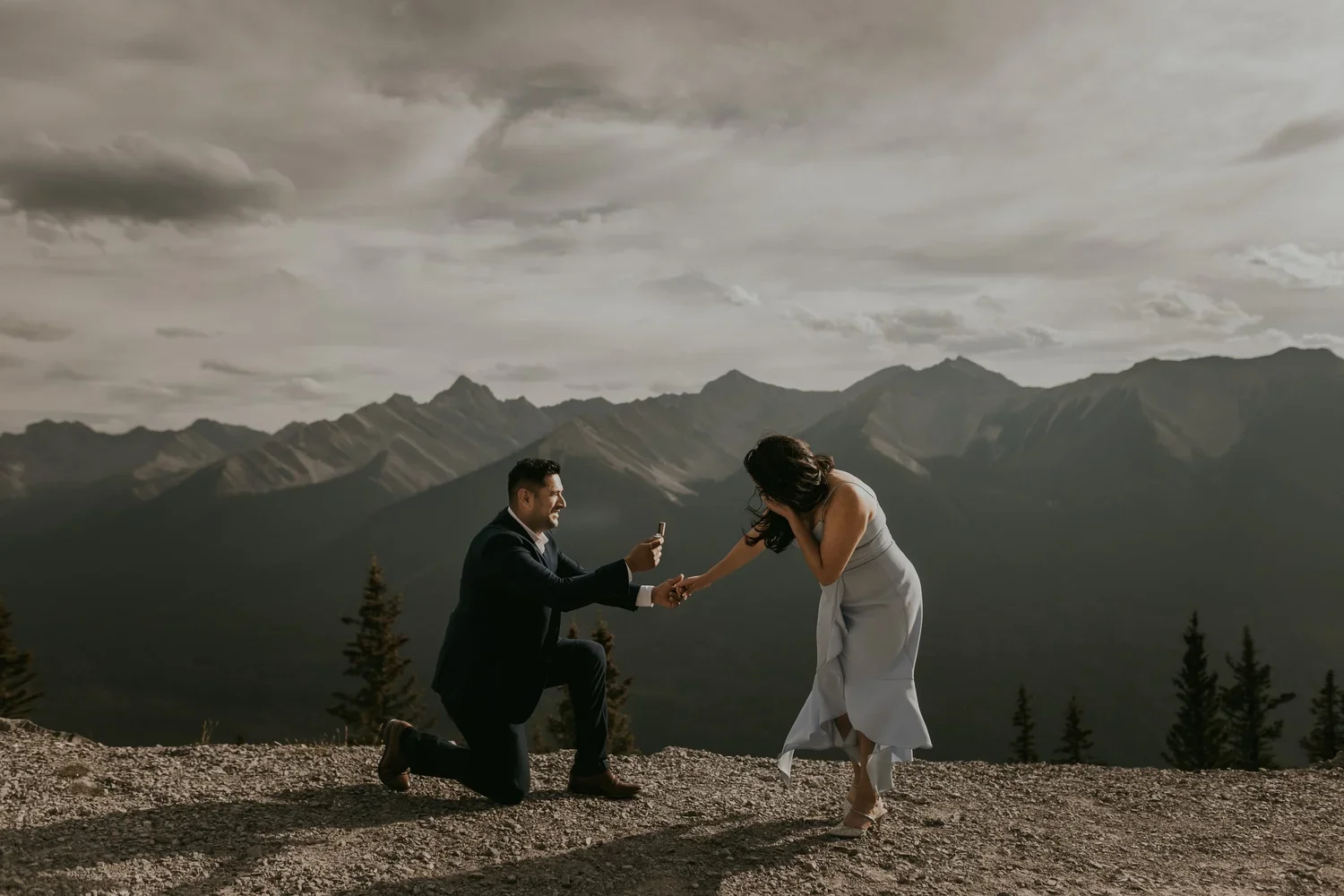 Proposal+in+Banff,+Banff+Proposal,+calgary+proposal,+surprise+proposal+ideas,+dream+proposal.webp