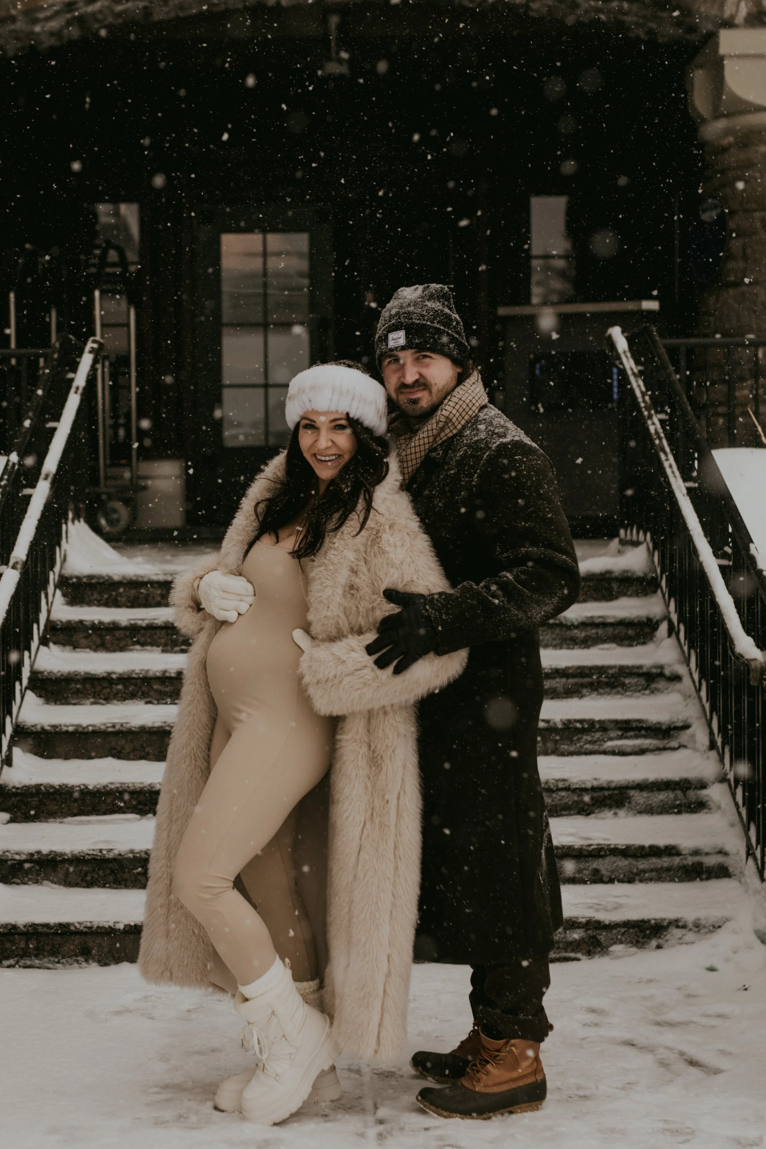 Snowy Pregnancy Photography in the Rockies