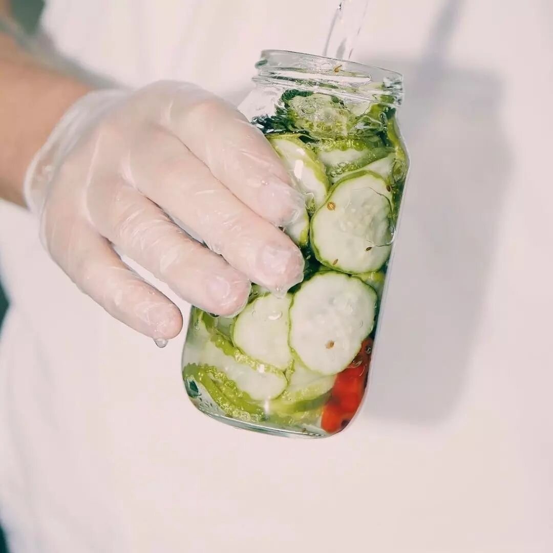 The Sweet and Spicy Pickle in action for @belleshotchicken, captured by @buffet.digital