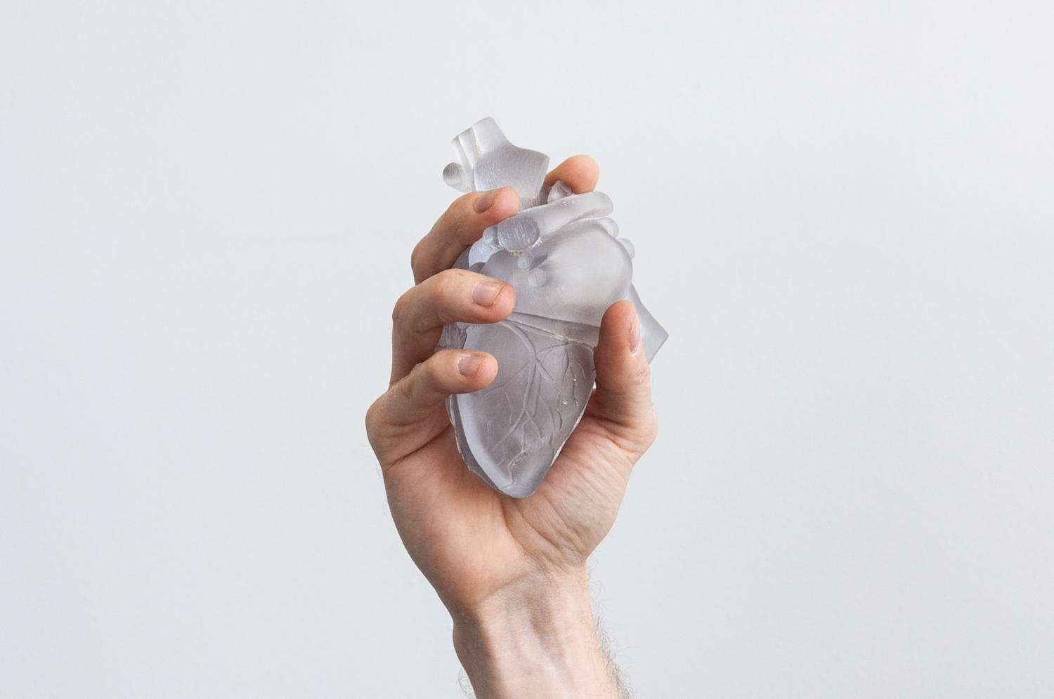 HearBit’s design promotes self-discovery of the mechanisms by which the user can recognize which methods—controlled breathing, muscle relaxation, mindset, and others—affect their heart rate; or share their heartbeat with others to induce empathy.