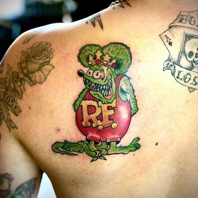 Rat Fink by @grb.tattoo #ratfink #edroth #ratfinktattoo #edrothtattoo #tigerlily #tattoo #tigerlilytattoo #pdxtattoo #portlandtattoo #tttism #quarantine #fuckcovid19 #supportsmallbusiness #starvingartist #stayhome #fuckcorona