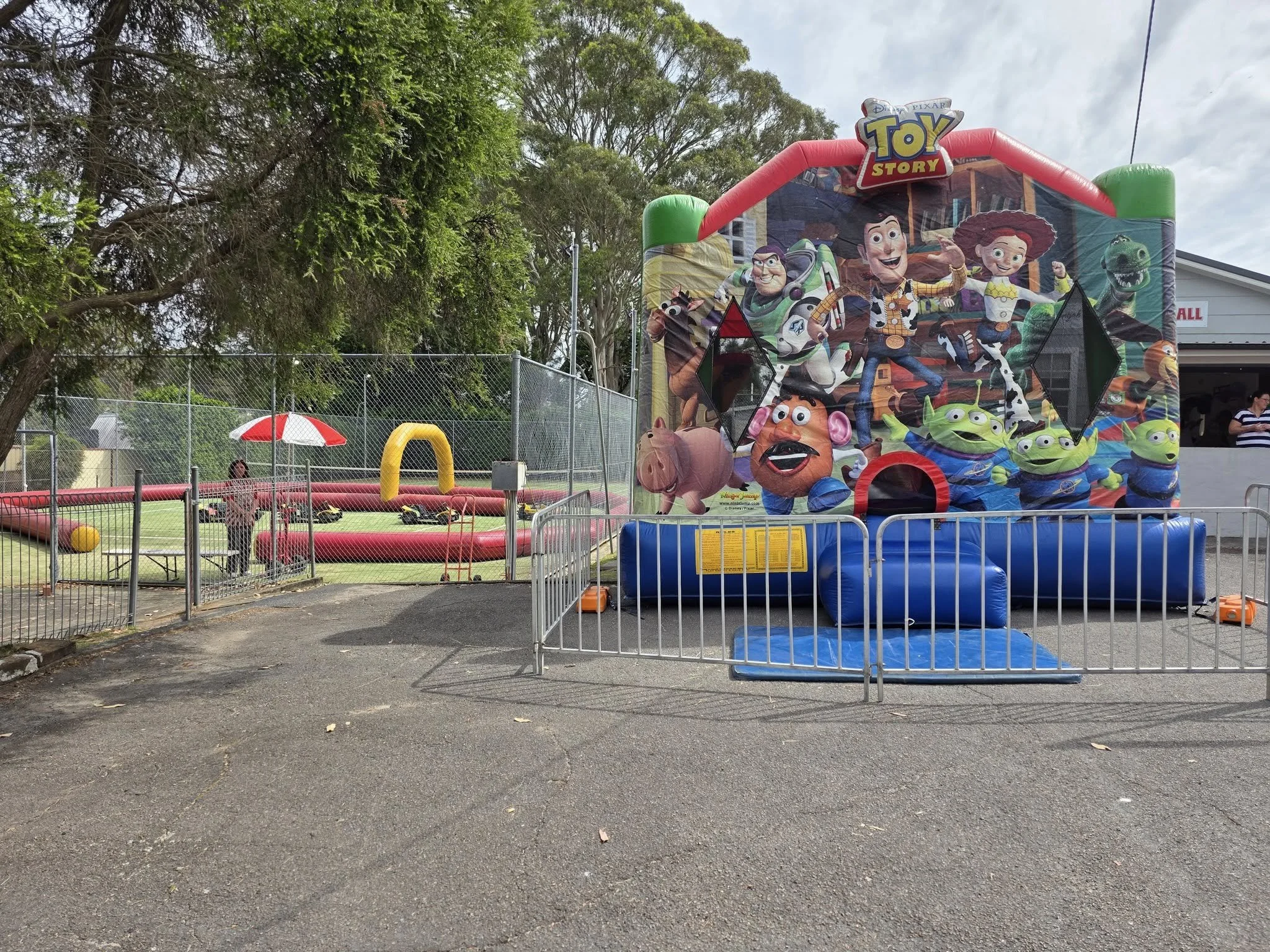 oosh kartz and castle.jpg