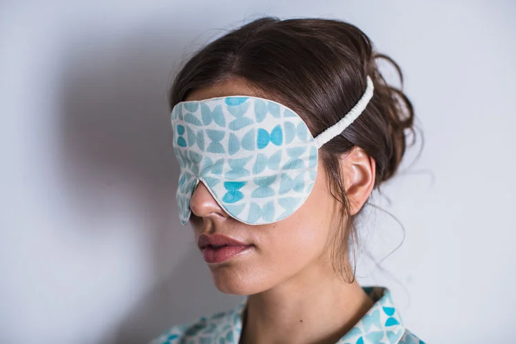 Varanasi-blue-silk-eye-mask-for-sleep.jpg