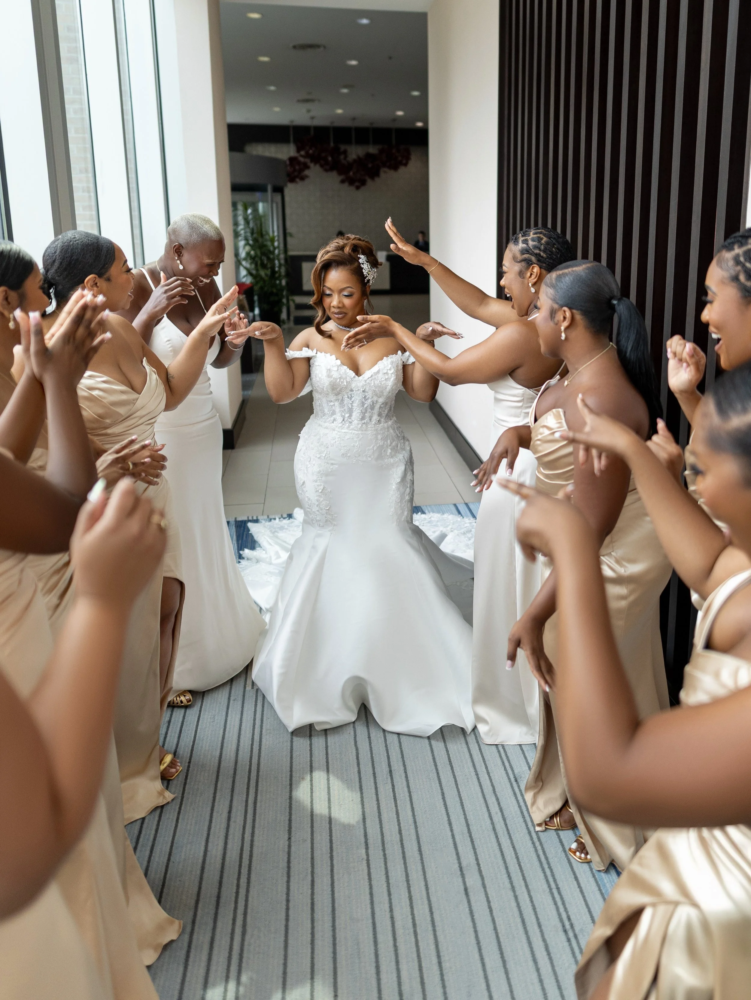 This intimate Bridesmaids 1st Look, Gave All The Feels&hellip; 

#CTweddingphotographer #Bridesmaids