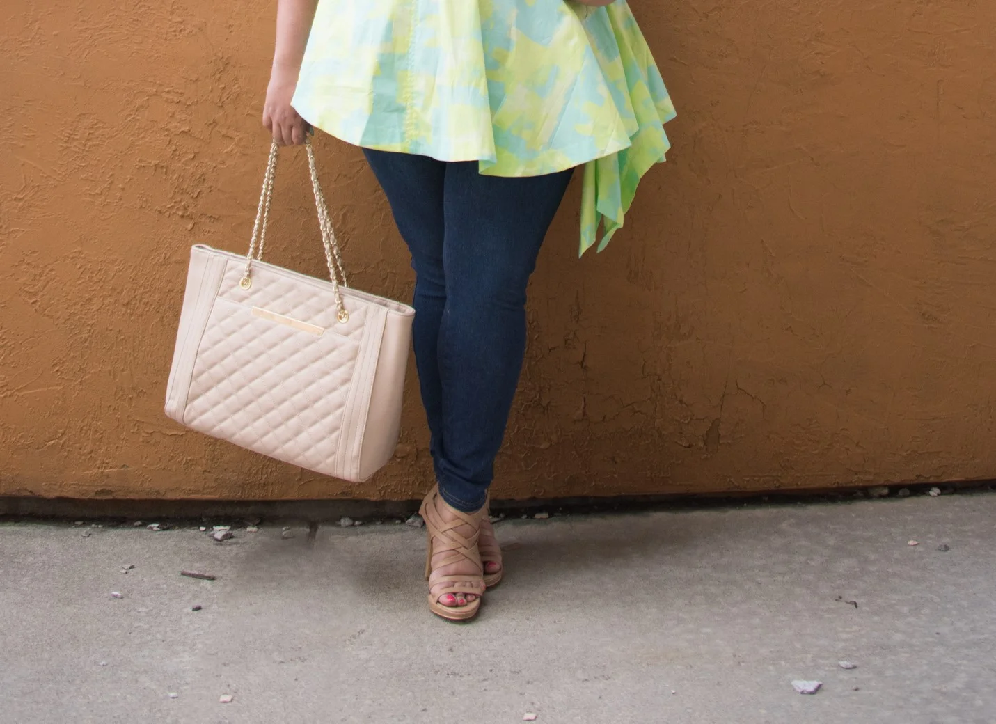 These jeggings (jean-leggings) are great for my shape. Come back soon for my denim challenge post! :)