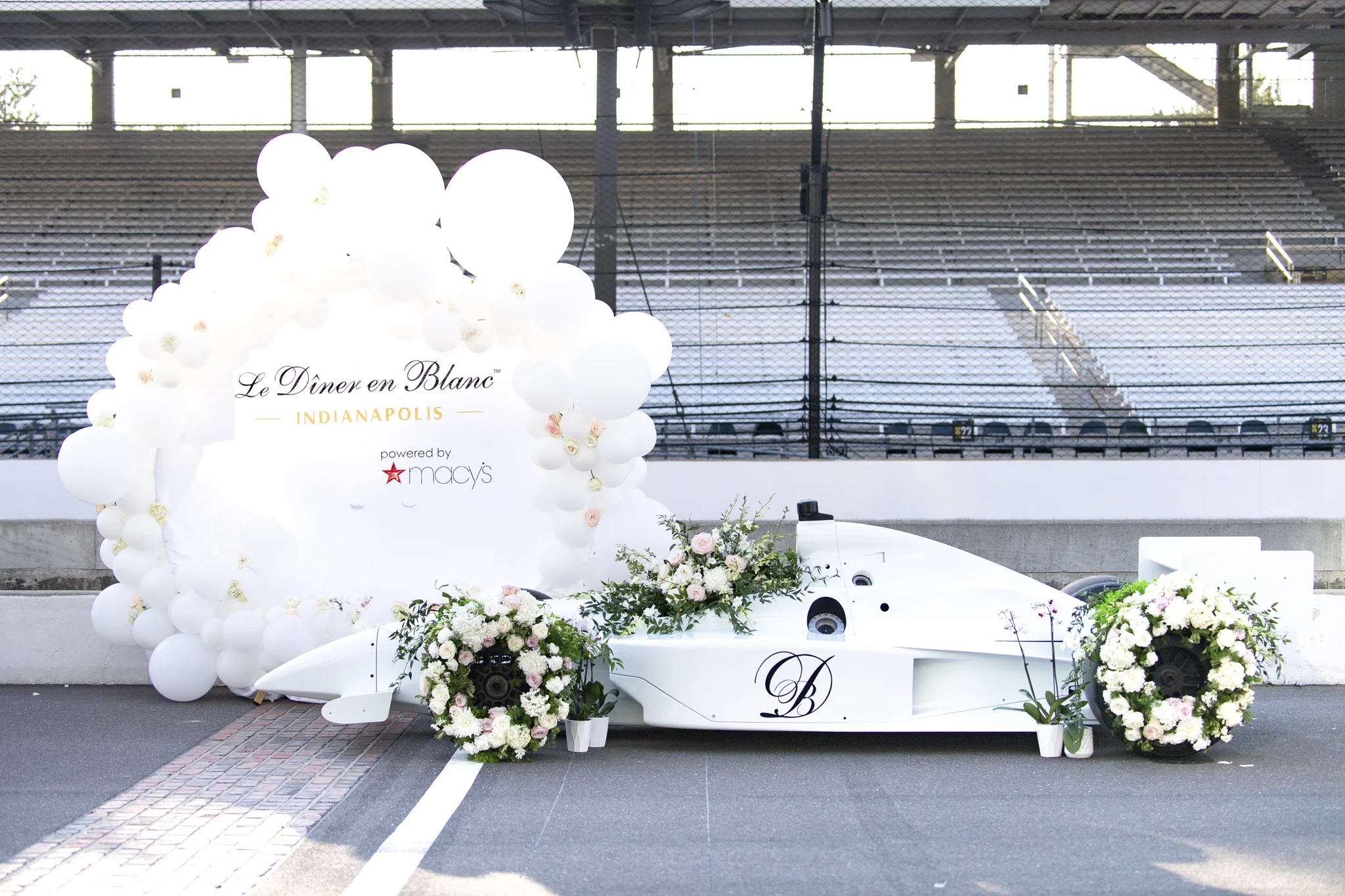 The Indianapolis Motor Speedway Welcomes Diner en Blanc for it’s inaugural appearance in Indy!