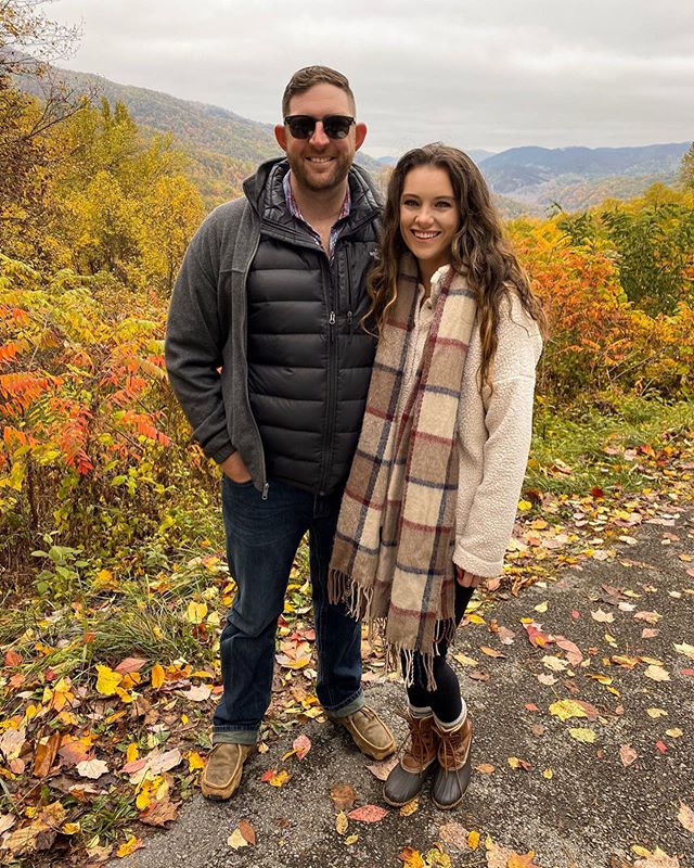 Smoky Mountain getaway with the fam ❤️ Besides falling down a flight of stairs, it was a great trip :))