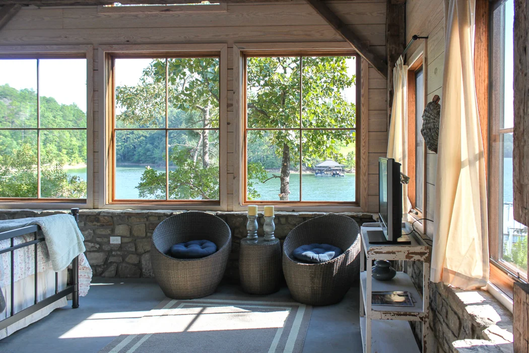 Smith Lake Residence I 10-006-13-W.jpg