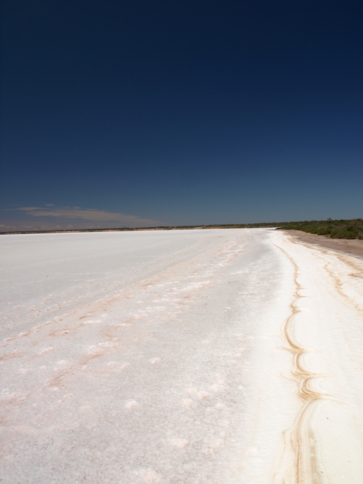 Most of the time Lake Eyre is a dry salt pan. ©iStock