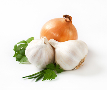 The slaves who built the pyramids in Egypt ate garlic and onions. © Getty images