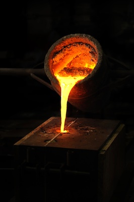 Gold is melted at a high temperature and poured into molds. ©Getty Images
