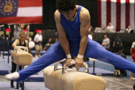 Gymnast on the pommel horse © Getty Images