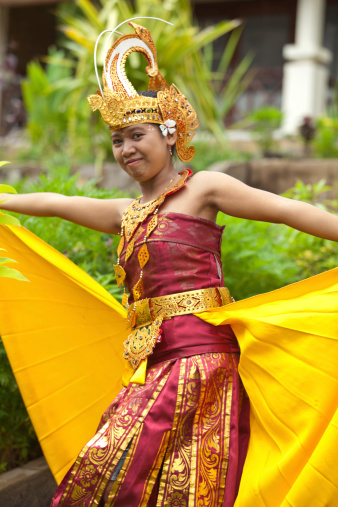 Indonesia: clothing & religion — kidcyber